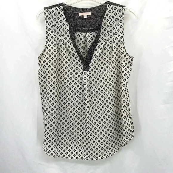 Skies Are Blue Tops - Skies Are Blue Sleeveless Slip On Blouse Top Medium V-neck